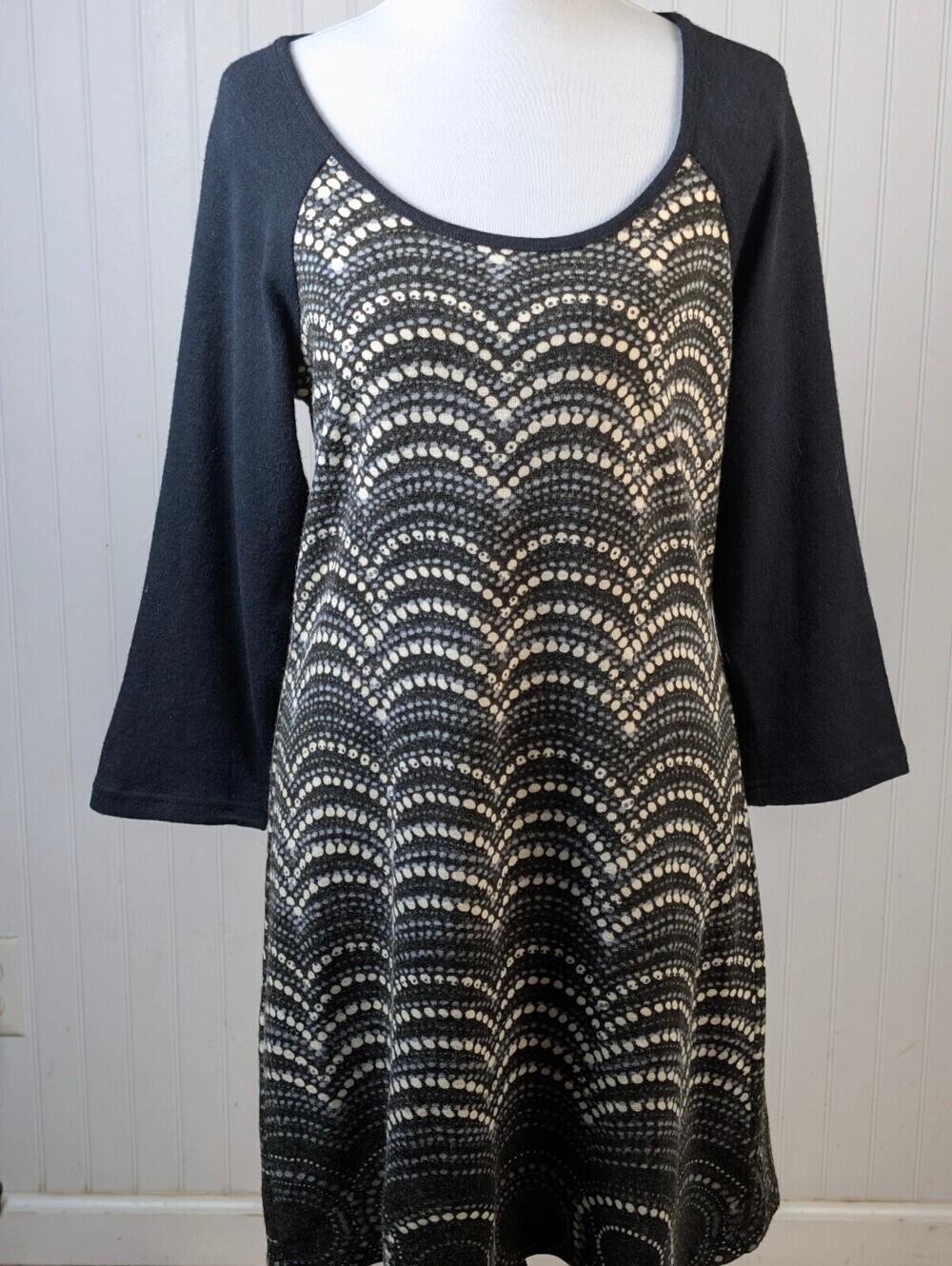Aryeh Black and Cream Patterned Scoop Neck Dress with 3/4 Sleeves Medium